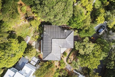 Photo of property in 33 Walter Road, Lowry Bay, Lower Hutt, 5013