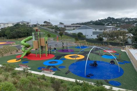 Photo of property in 45a Edgecombe Street, Newlands, Wellington, 6037