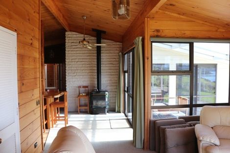 Photo of property in 43 Cable Bay Heights Drive, Cable Bay, 0420