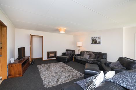 Photo of property in 11 Dorset Crescent, Hokowhitu, Palmerston North, 4410