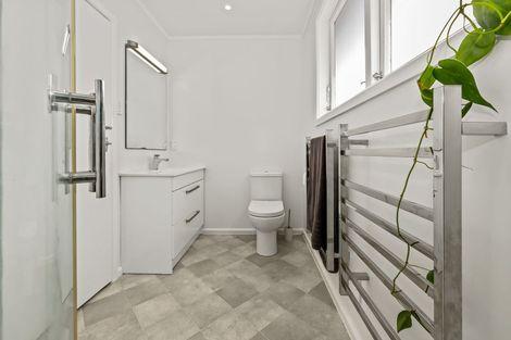 Photo of property in 11a Winara Avenue, Waikanae, 5036