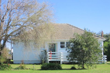 Photo of property in 17 Easton Street, Foxton, 4814