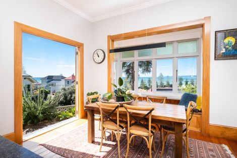 Photo of property in 16 Brewster Street, Bluff Hill, Napier, 4110