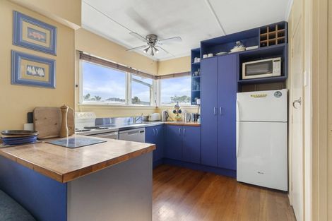 Photo of property in 102 Ruru Street, Whangamata, 3620