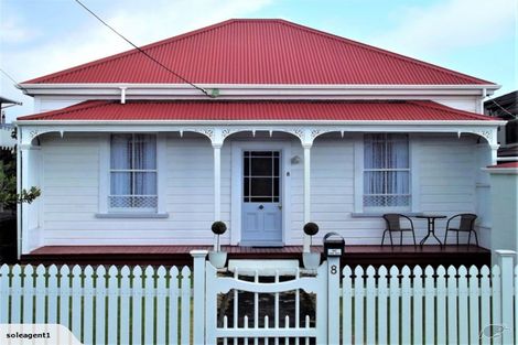 Photo of property in 8 Cutfield Road, New Plymouth, 4310