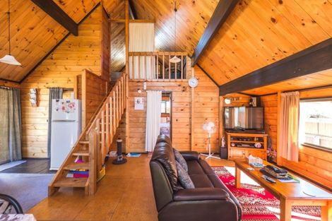 Photo of property in 19 Tongariro Street, Castlecliff, Whanganui, 4501