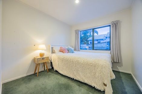 Photo of property in 14 Swanson Oaks, Swanson, Auckland, 0612