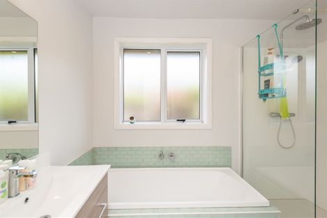 Photo of property in 35 Sevenoaks Drive, Bryndwr, Christchurch, 8053