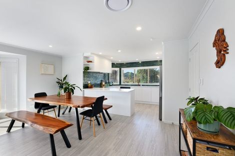 Photo of property in 8 Brookwood Drive, Henderson, Auckland, 0612