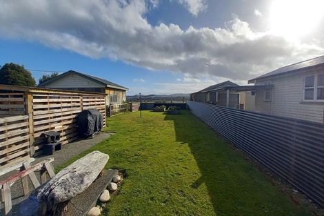 Photo of property in 19 Main Road, Tuatapere, 9620
