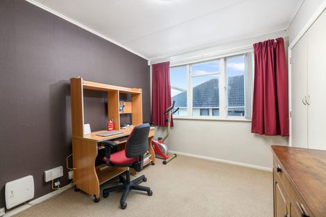 Photo of property in 82 Kelman Road, Kelston, Auckland, 0602