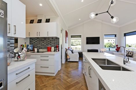 Photo of property in 5 Ridgeway Terrace, Taradale, Napier, 4112