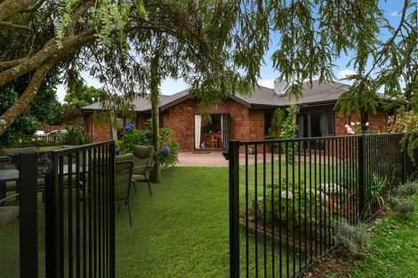 Photo of property in 37 Farringdon Avenue, Rototuna North, Hamilton, 3210