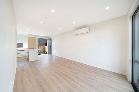 Photo of property in 15 Clay Works Lane, New Lynn, 0600