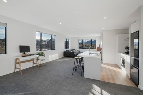 Photo of property in 39 Obelisk Street, Wanaka, 9305