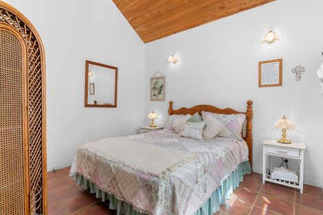 Photo of property in 32 Komiti Road, Tinopai, 0593