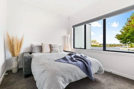 Photo of property in 7 Hudson Bay Road, Hobsonville, Auckland, 0616