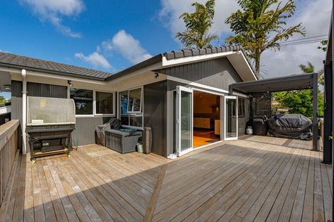 Photo of property in 4 Waimarie Road, Whenuapai, Auckland, 0618