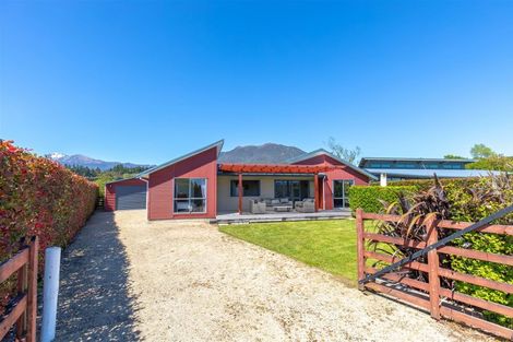 Photo of property in 103 Cashmere Bay Road, Moana, 7875
