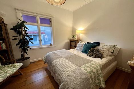 Photo of property in 40 William Bond Street, Stanley Point, Auckland, 0624