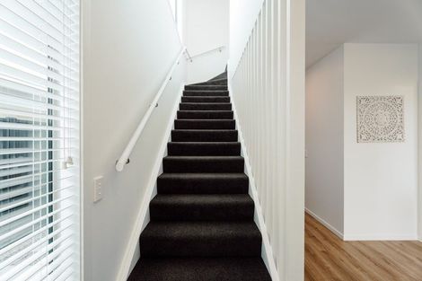 Photo of property in 10 Aarts Place, One Tree Point, 0118