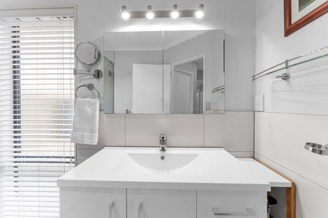 Photo of property in 2 Carlsberg Place, Papamoa Beach, Papamoa, 3118