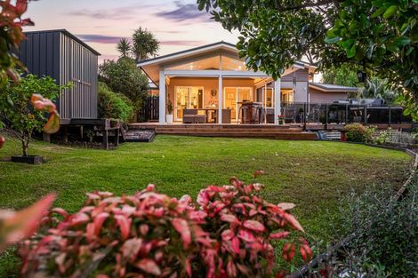 Photo of property in 6 Sunnyview Road, Greenhithe, Auckland, 0632