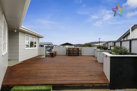Photo of property in 27 Mossburn Grove, Kelson, Lower Hutt, 5010