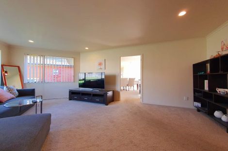 Photo of property in 32 Lomas Way, Albany, Auckland, 0632