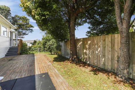 Photo of property in 43 Vipond Road, Stanmore Bay, Whangaparaoa, 0932