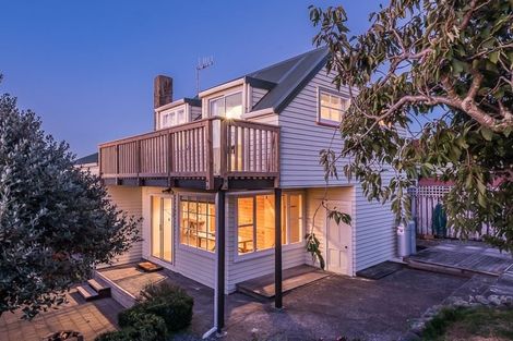 Photo of property in 4 Gavin Road, Raumati Beach, Paraparaumu, 5032