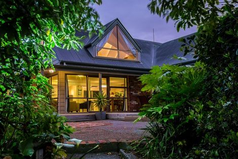 Photo of property in 570 Featherston Street, Roslyn, Palmerston North, 4414