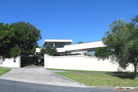 Photo of property in 2/18 Wairere Road, Torbay, Auckland, 0630