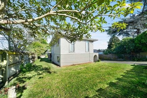 Photo of property in 381 Triangle Road, Henderson, Auckland, 0610