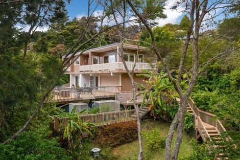 Photo of property in 8 Tranquil Glade, Hillcrest, Auckland, 0627