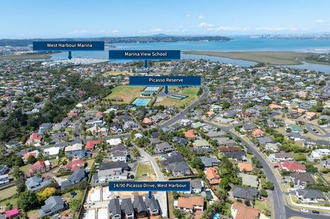 Photo of property in 7/90 Picasso Drive, West Harbour, Auckland, 0618