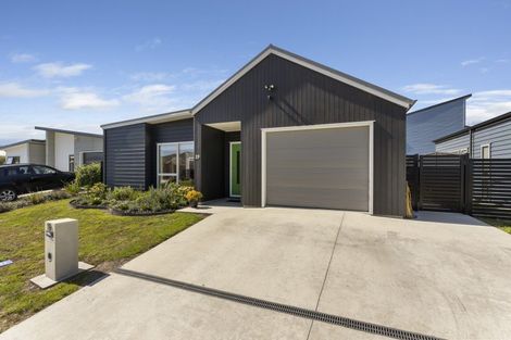 Photo of property in 19 Enereta Road, Otaki, 5512