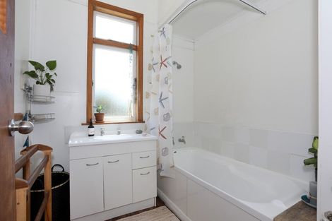 Photo of property in 4 Bond Street, Marton, 4710