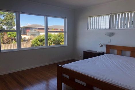 Photo of property in 73 Waimumu Road, Massey, Auckland, 0614