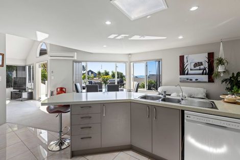 Photo of property in 26 Savoy Road, Orewa, 0931