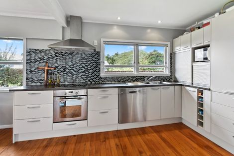 Photo of property in 94 Beach Road, Pahurehure, Papakura, 2113