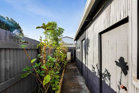 Photo of property in 37 Ballance Street, Lower Vogeltown, New Plymouth, 4310
