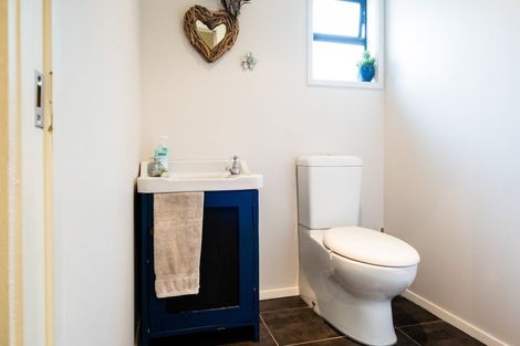 Photo of property in 98 Beach Road, Haumoana, 4102