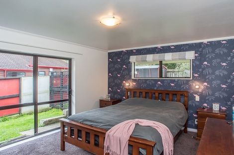 Photo of property in 21 Huia Street, Waikanae, 5036
