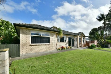 Photo of property in 10 Centreway Road, Orewa, 0931