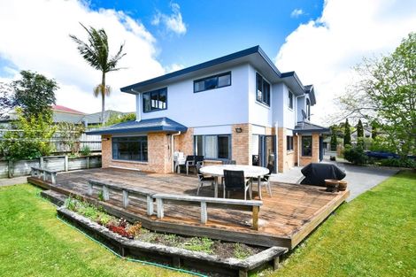 Photo of property in 11 Rosetti Rise, West Harbour, Auckland, 0618