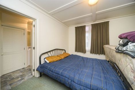 Photo of property in 99 Shamrock Street, Takaro, Palmerston North, 4412