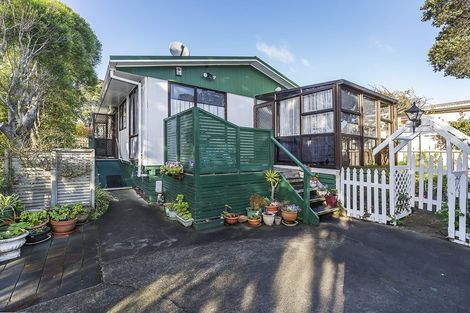 Photo of property in 7a Whitehouse Road, Titahi Bay, Porirua, 5022