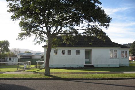 Photo of property in 2 Collett Street, Naenae, Lower Hutt, 5011