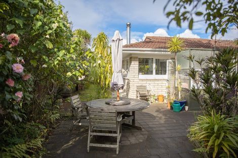 Photo of property in 3/23a Eversleigh Road, Belmont, Auckland, 0622